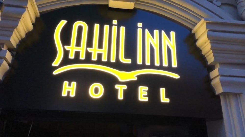 1 Bedroom Deluxe Single Suite full double bed