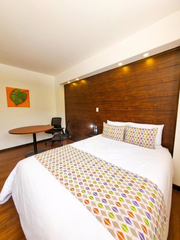 1 Bedroom Standard Double room with lake view full double bed