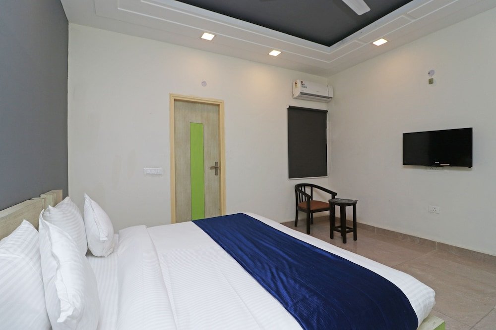 Hotel Viditva 3 by OYO Rooms exterior