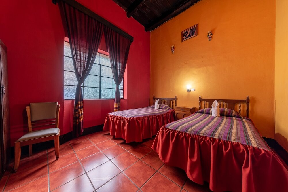 Hotel Zaculeu exterior