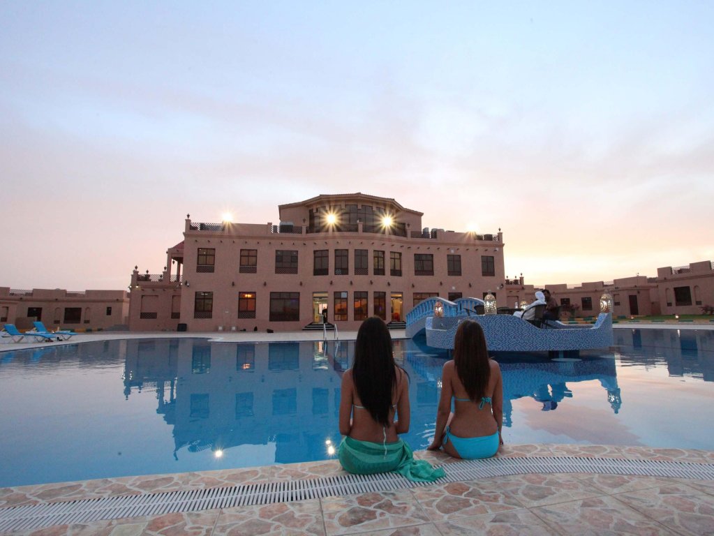 Al Bada Hotel & Resort exterior