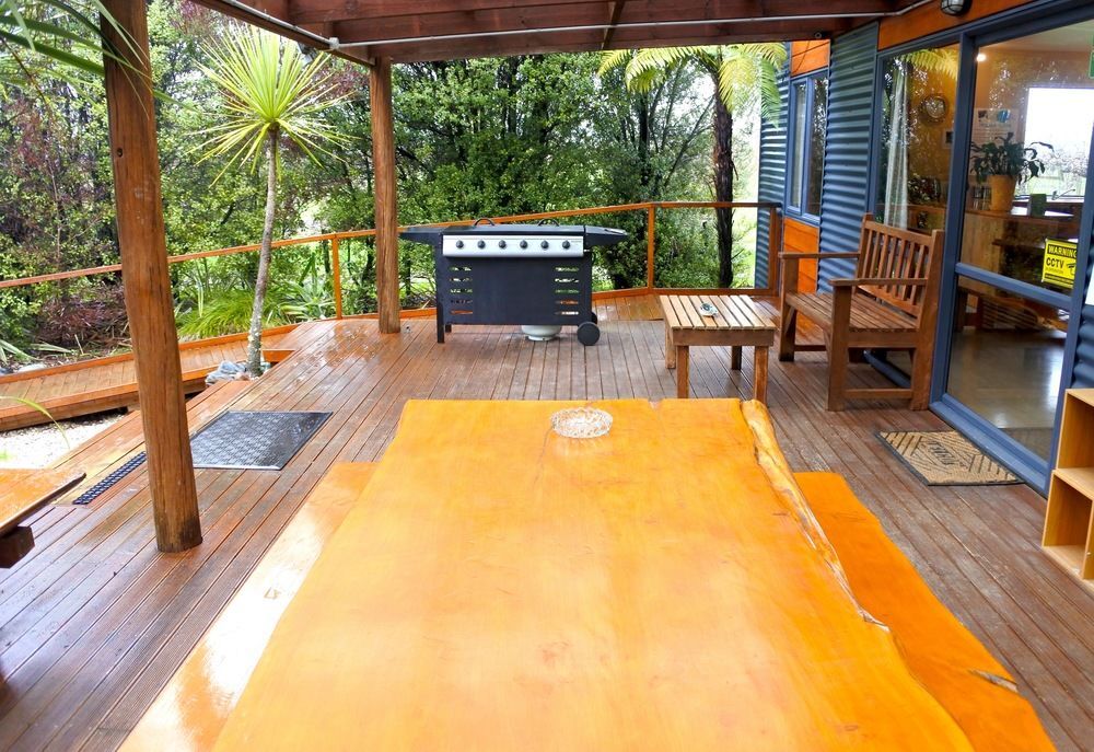 YHA Motueka Laughing Kiwi Backpackers & Self Contained Bach exterior