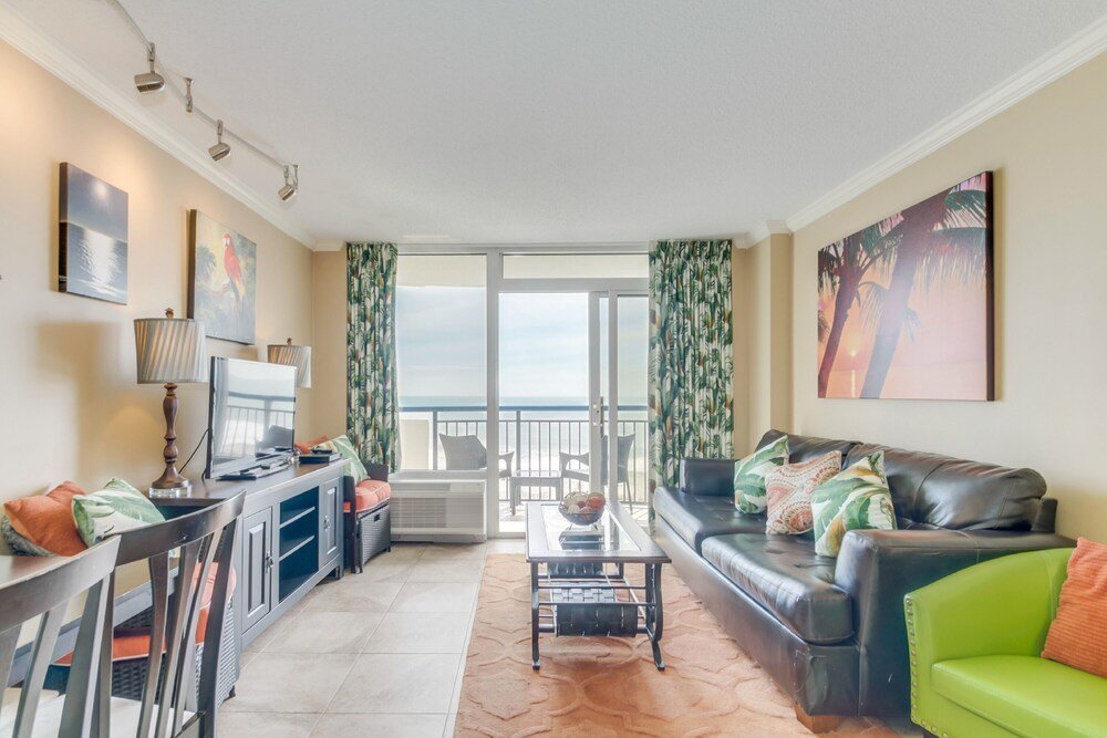 Spectacular Oceanfront Condo by Hosteeva exterior