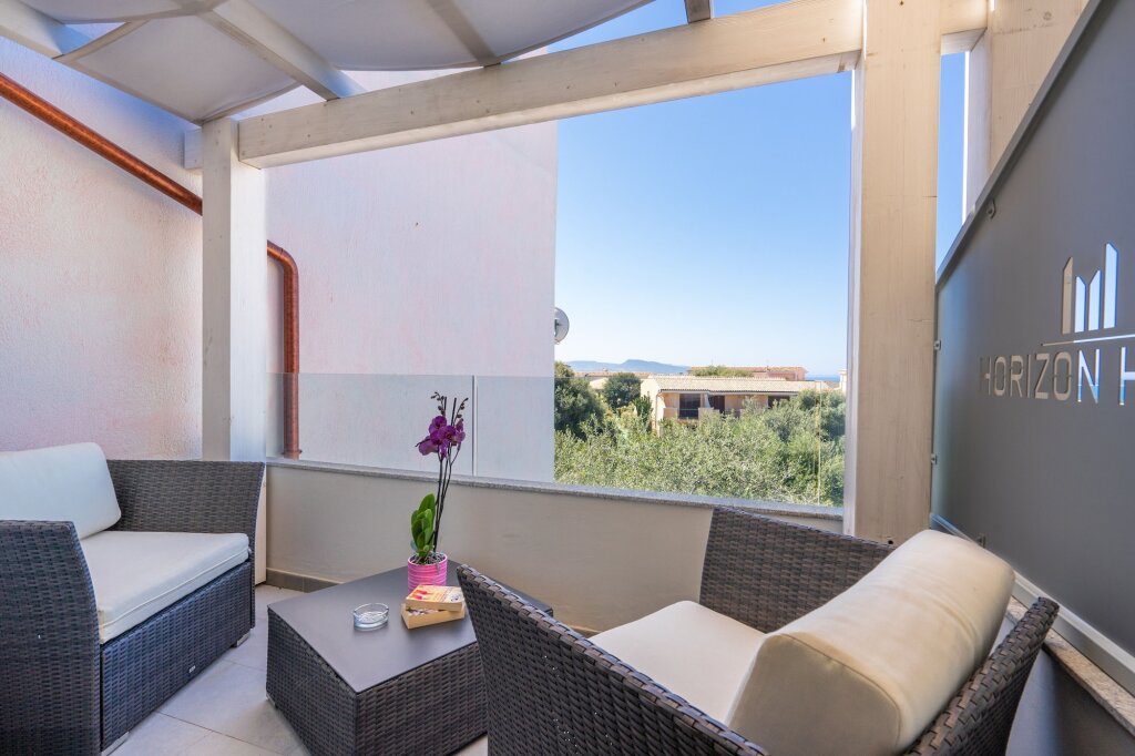 1 Bedroom Classic Double room with balcony and with sea view full double bed