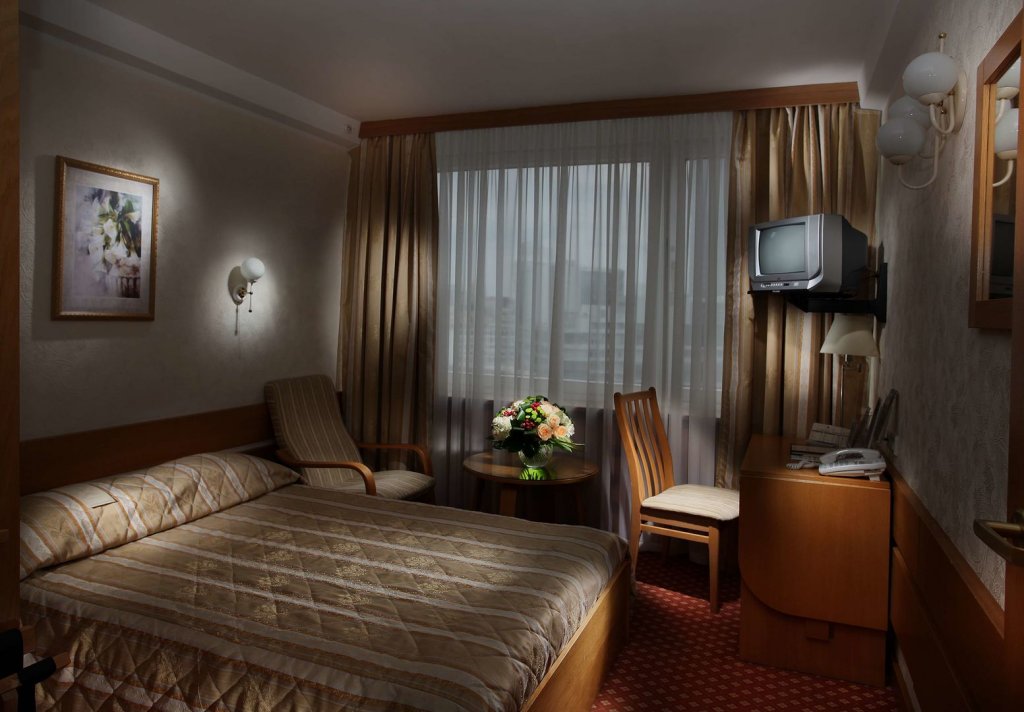 Premier Hotel Rus exterior