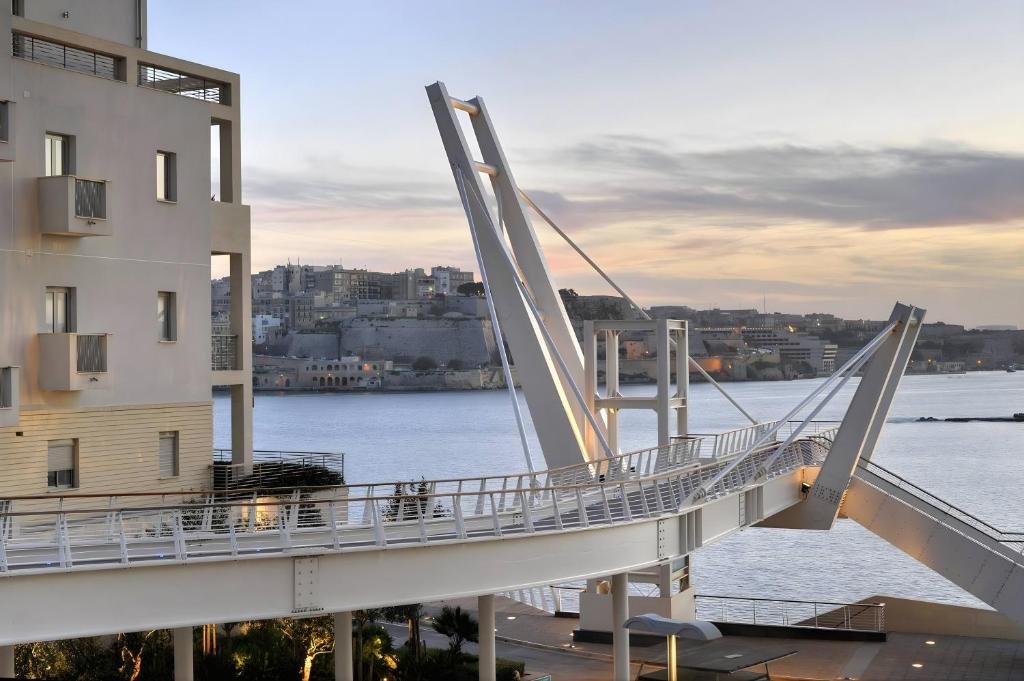 Sliema Tigne Suites exterior