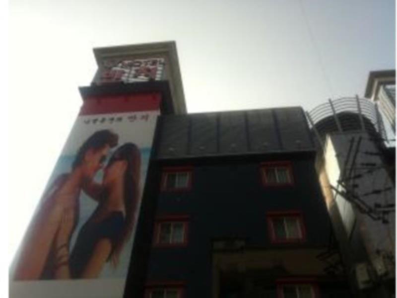 Rings Motel exterior