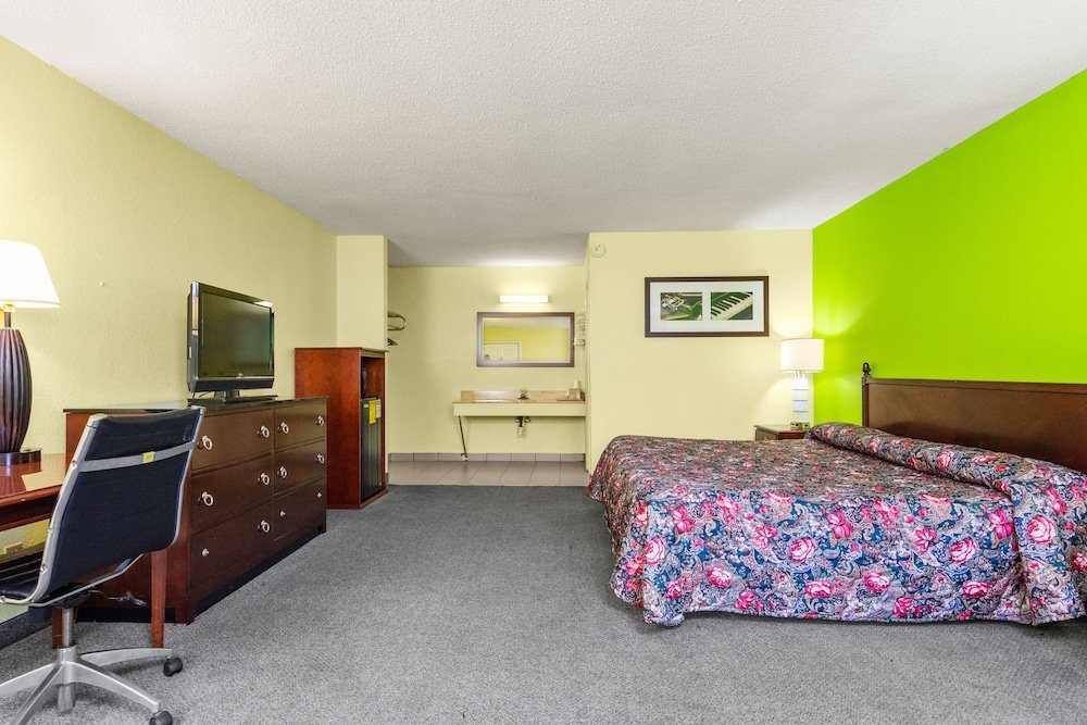 Executive Inn Portland exterior