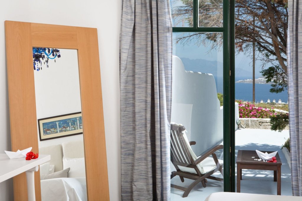 Classic Double room with land view full double bed