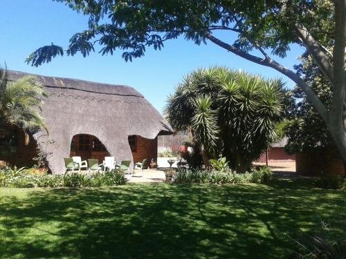 Southern Comfort Lodge exterior