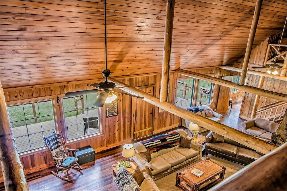 Diamond Belle Guest Ranch exterior
