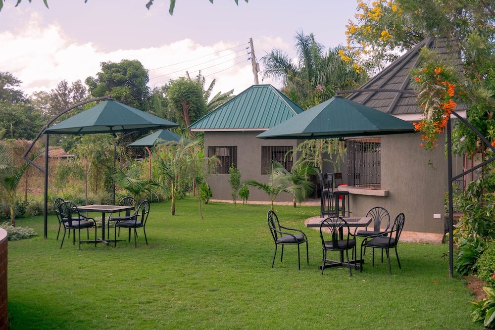 Lindrin Lodge exterior