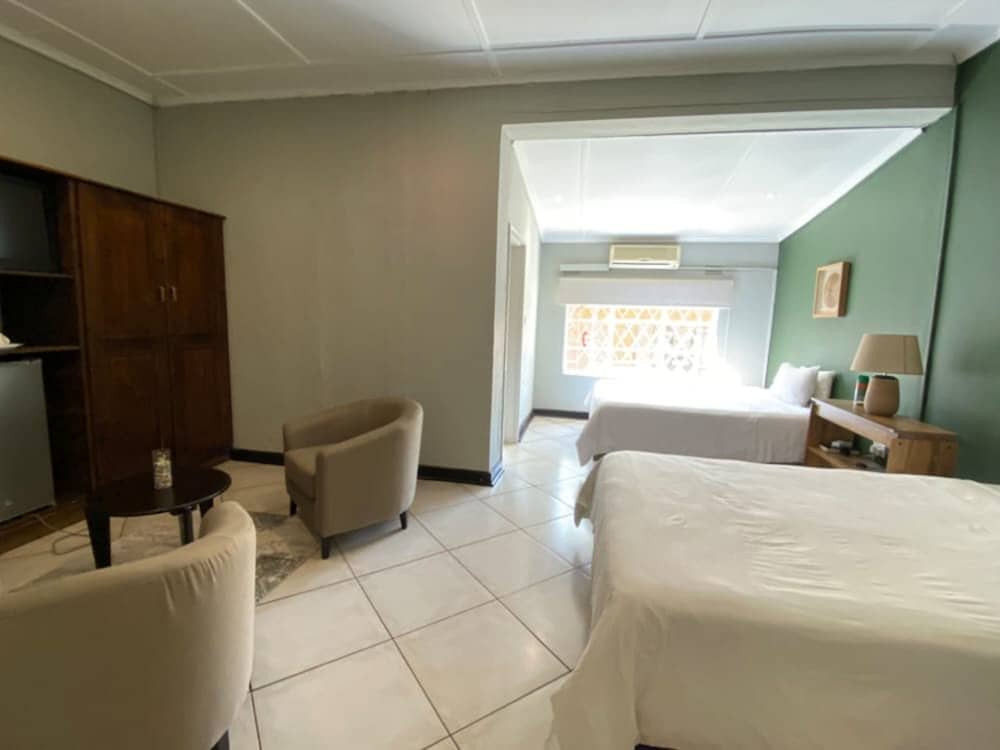 Business Double room with courtyard view full double bed