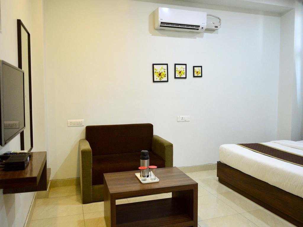 OYO 6697 Hotel Green Lemon exterior