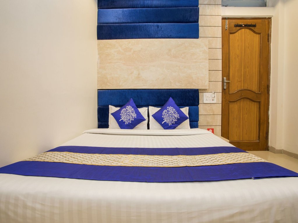 Hotel Care Residency By OYO Rooms exterior