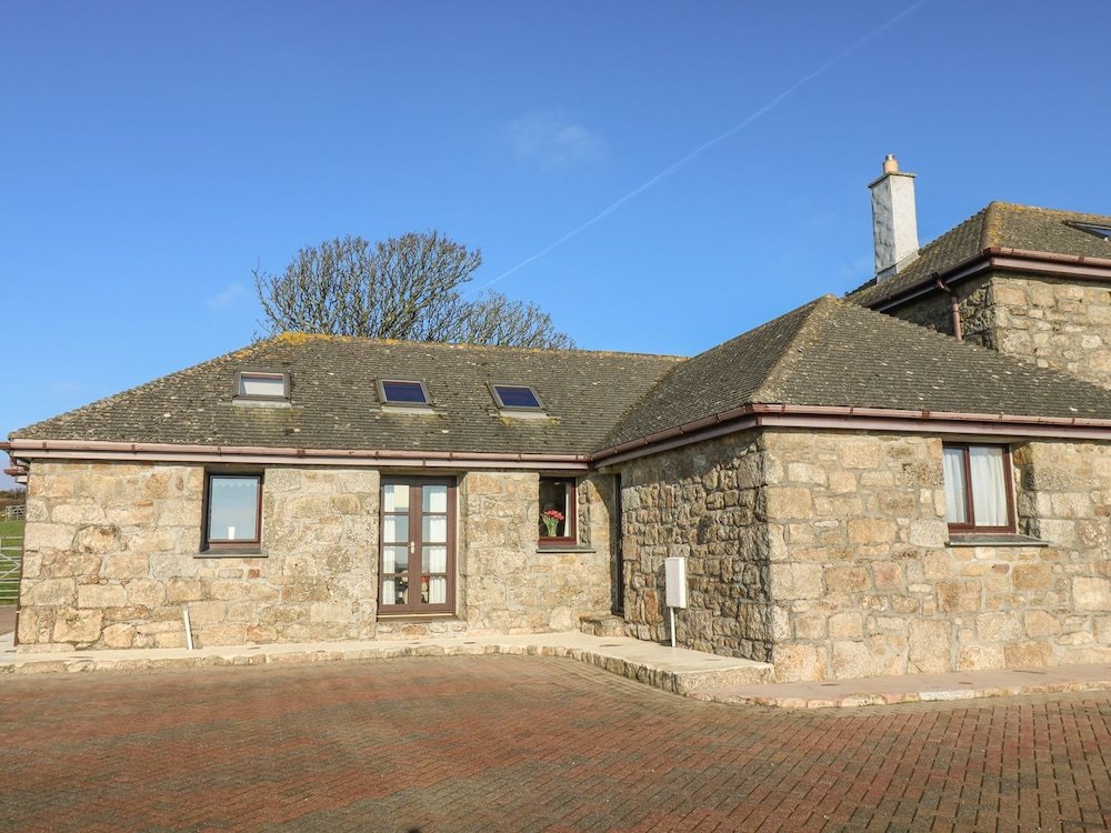 Venwyn Manor exterior