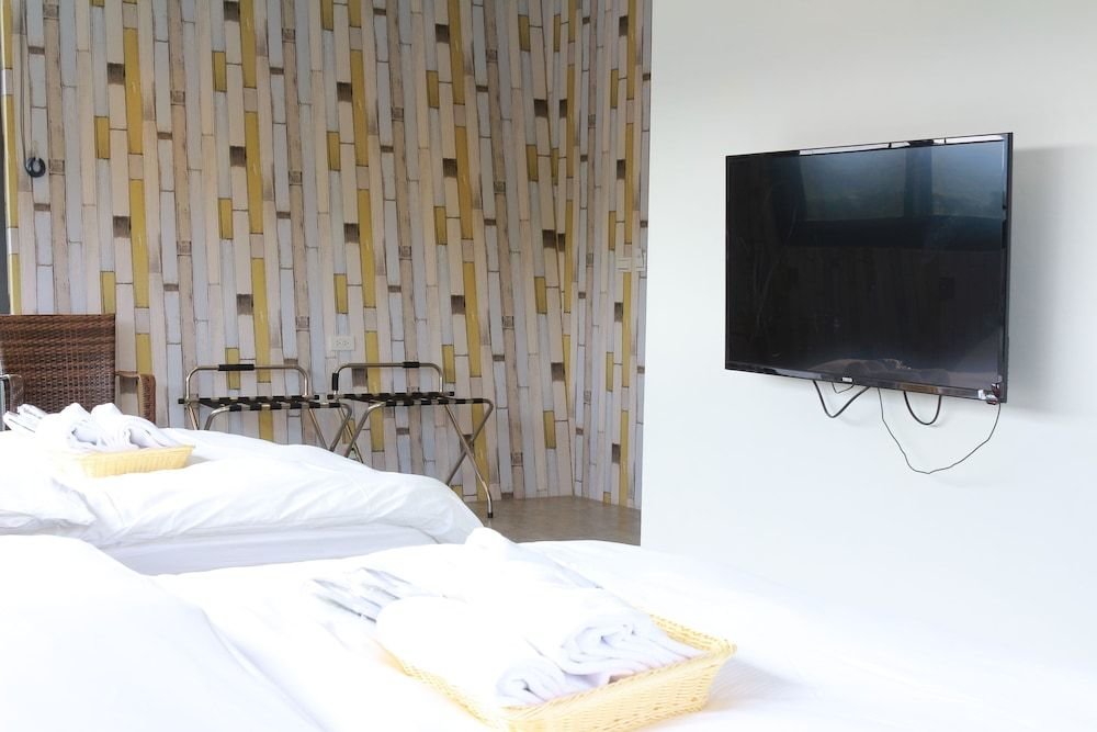 2 Bedrooms Deluxe Quadruple room with courtyard view