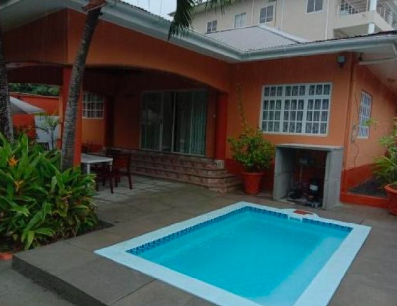 Beau Vallon Villa Apartments exterior