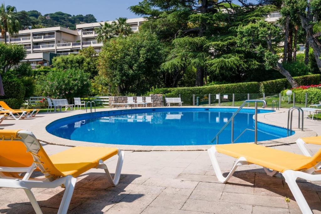 SERRENDY 100m APARTMENT TERRACE VIEW OF THE SEA SWIMMING POOL exterior