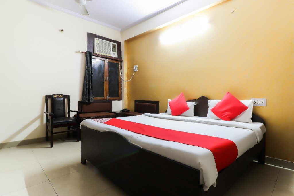 OYO Flagship 60768 Hotel Star Palace exterior