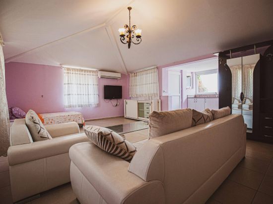 Economy Double room full double bed