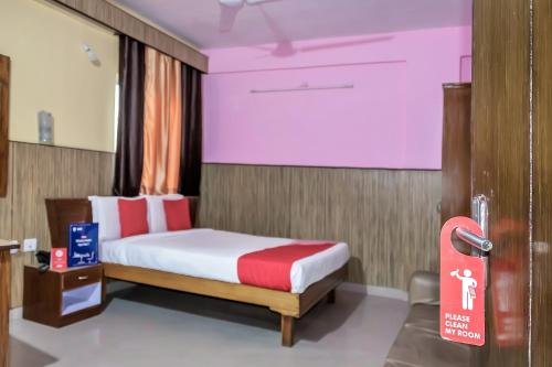 Super OYO Hotel Centre Point exterior