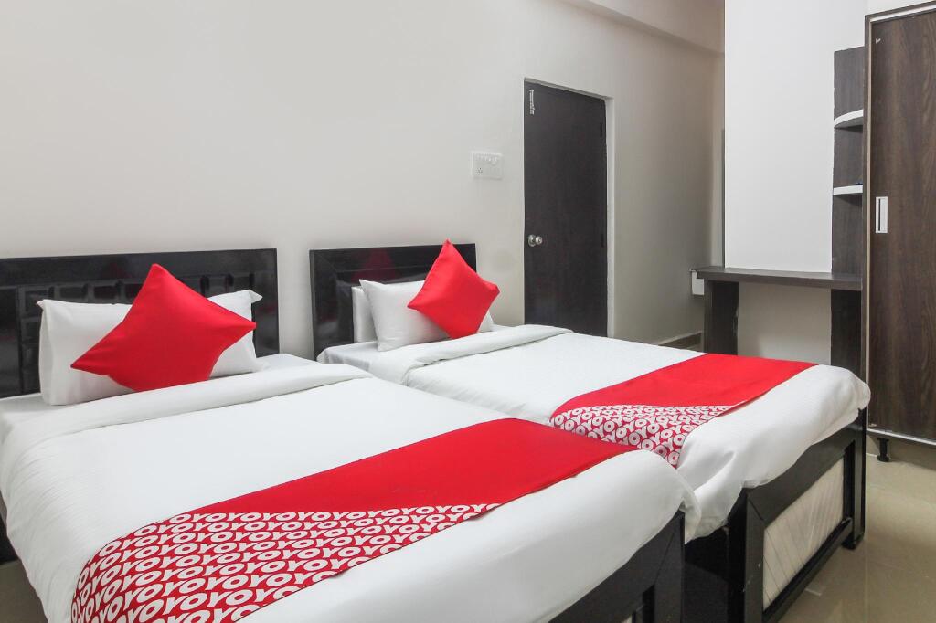 Rk Hospitality by OYO Rooms exterior