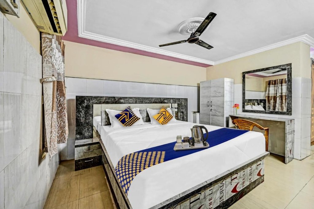 SPOT ON 92758 Hotel Svr Grand exterior