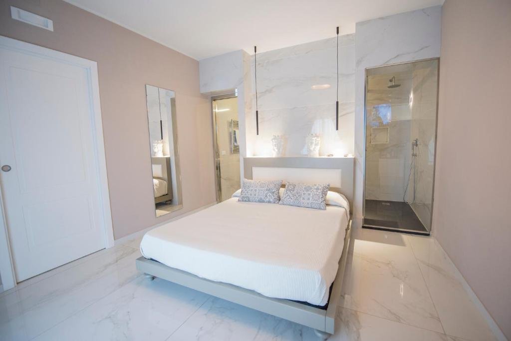Standard Double room with balcony full double bed