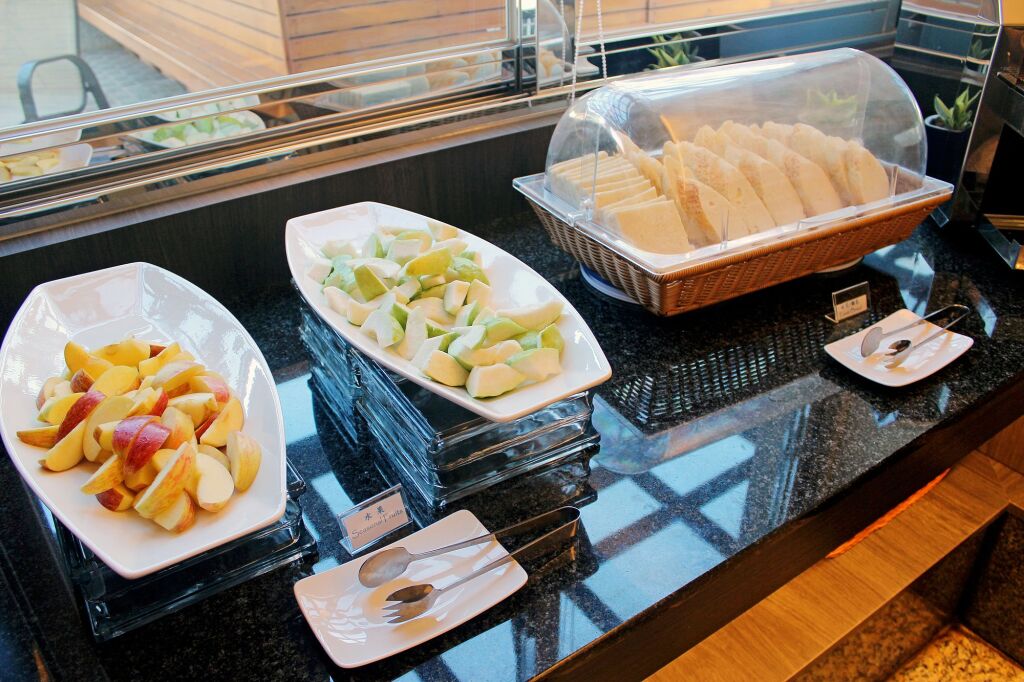 Deluxe Triple room with balcony and with sea view