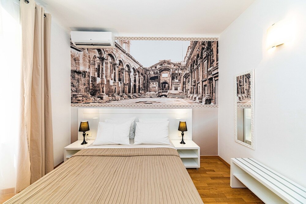 Riva City Rooms exterior