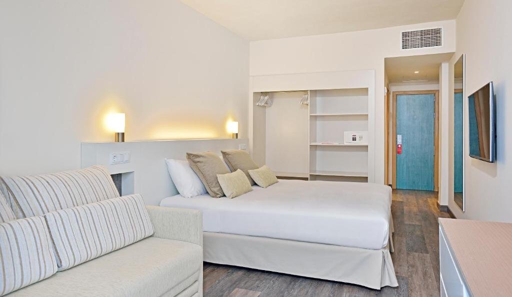 Family Double room with balcony twin beds