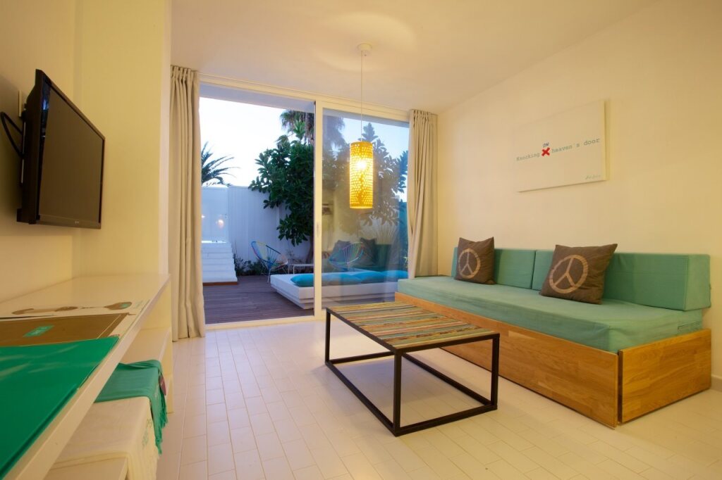 Double Junior Suite with sea view full double bed