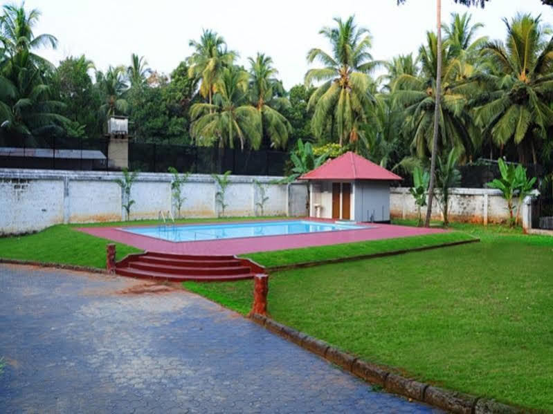 Kunnathur Mana Ayurveda Heritage Resort exterior