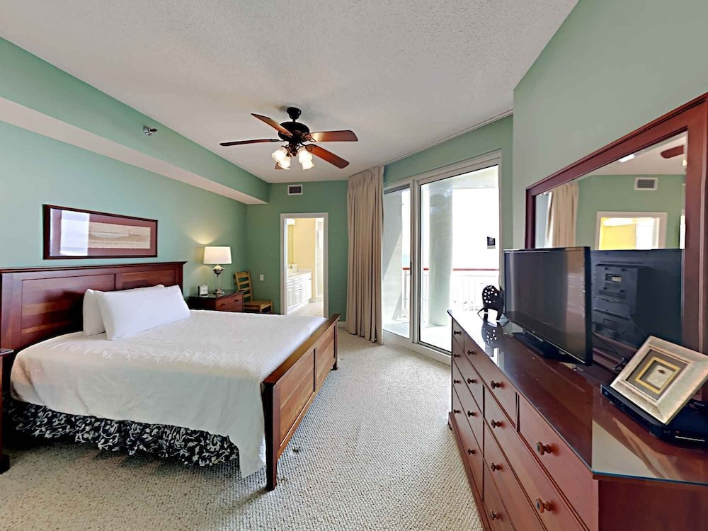 Beach Colony Resort East by Southern Vacation Rentals exterior