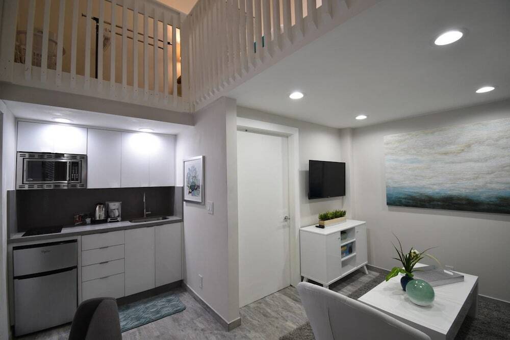 Deluxe Designer Loft IN Hollywood Beach Unit 1 exterior