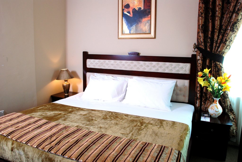 Al Bustan Tower Hotel Suites exterior