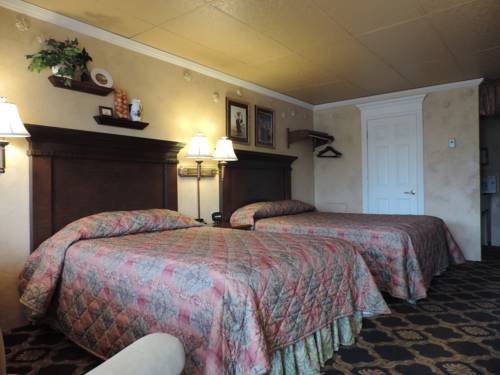 Plaza Motor Motel exterior