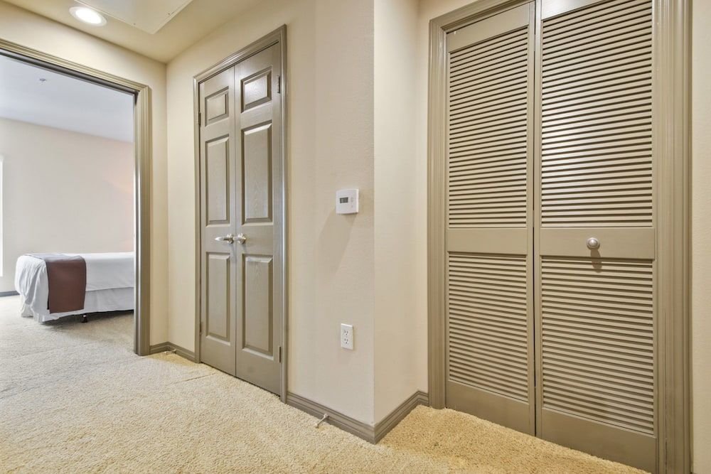 Global Luxury Suites at Marina Del Rey exterior
