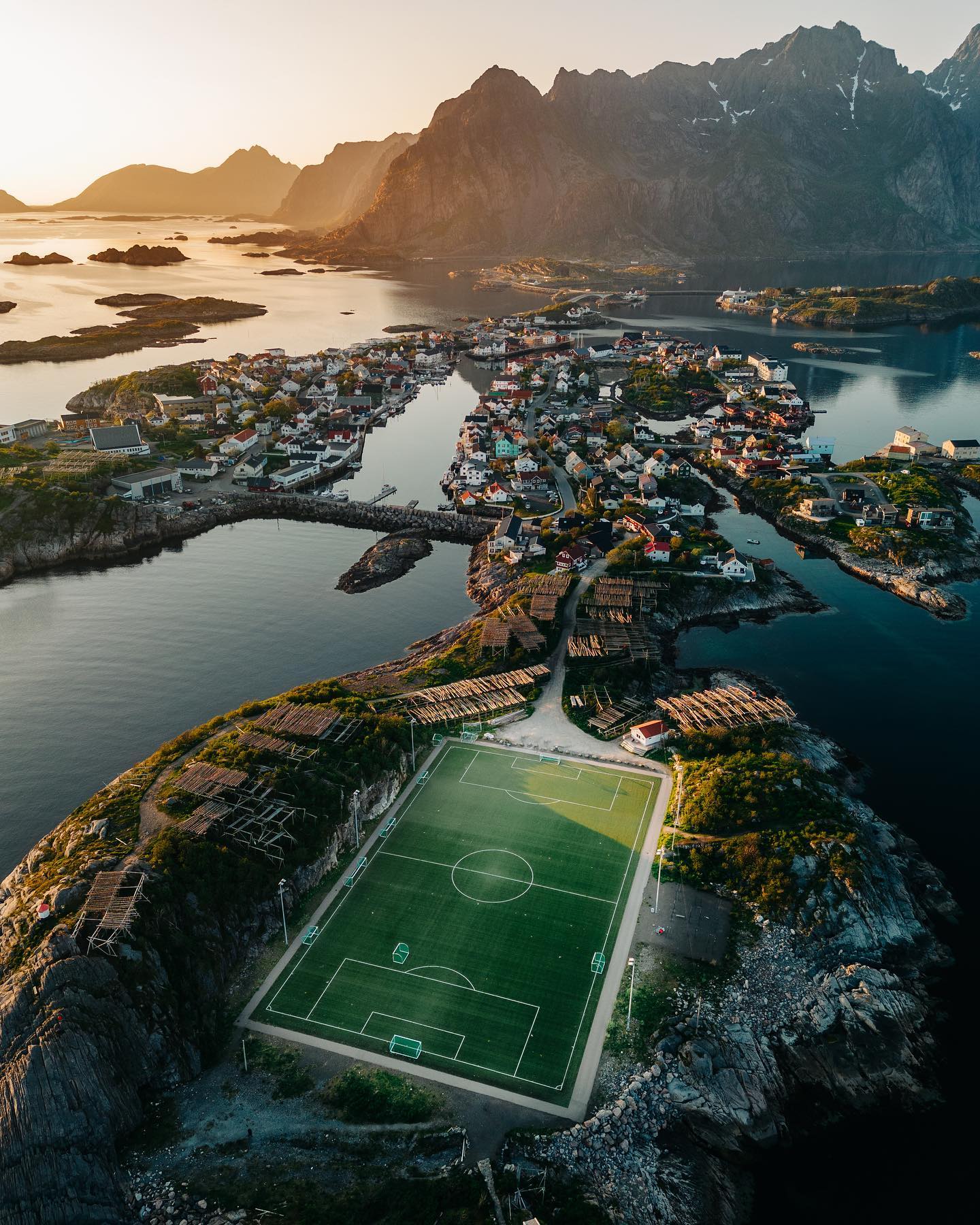 Henningsvær