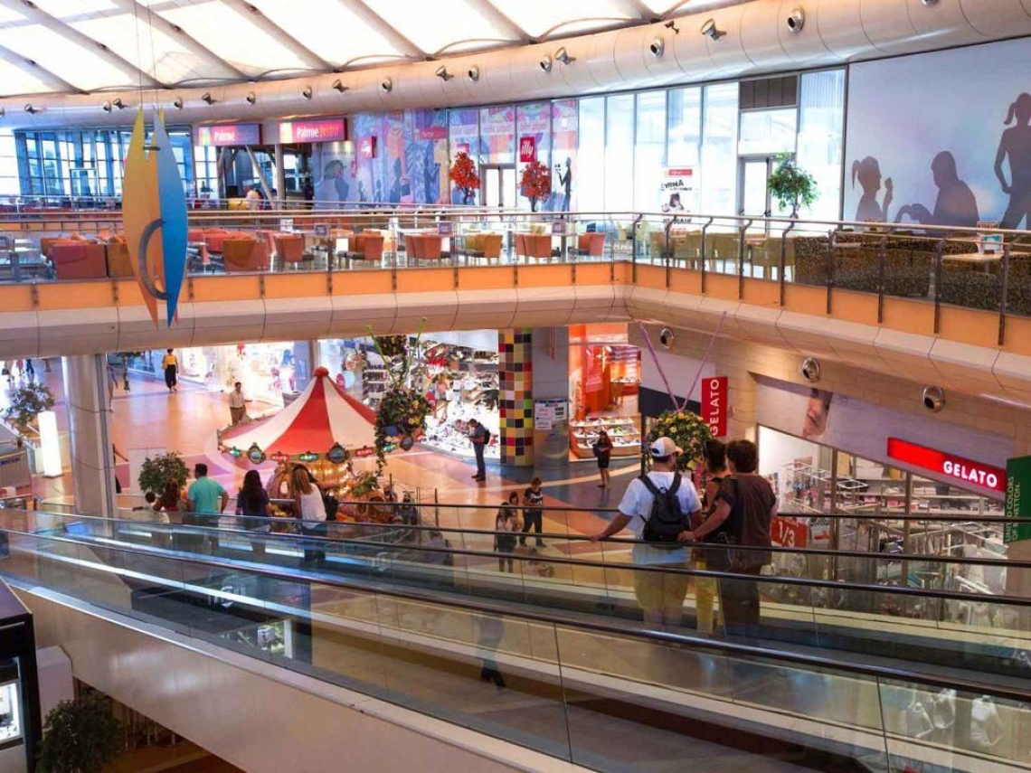 AVENUE Mall photo 2