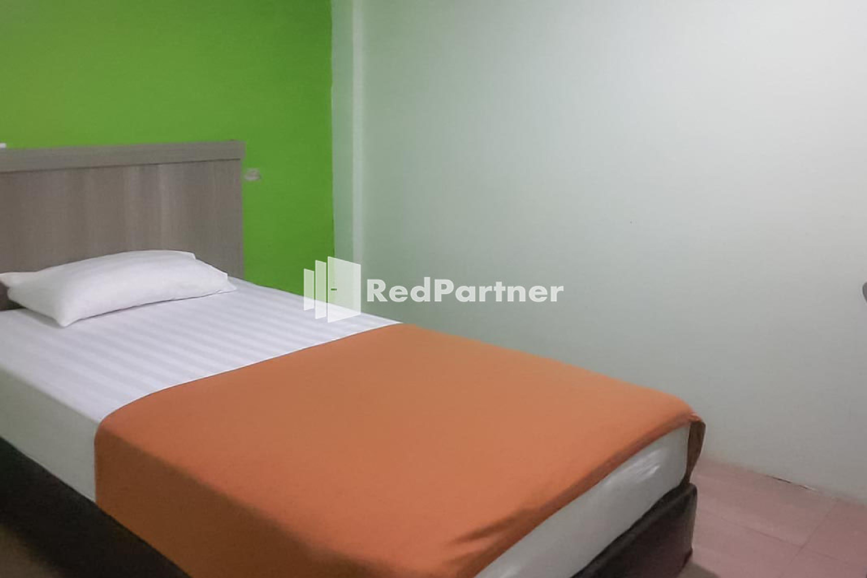 Guest House Anak Raja Pangkalan Bun Syariah Mitra RedDoorz photo 3