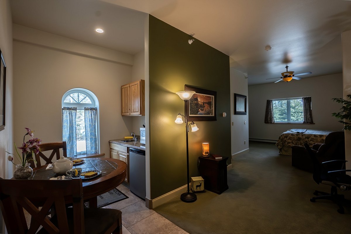 Diamond Willow Inn photo 2