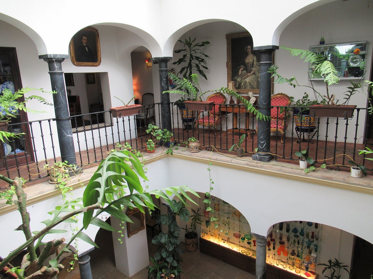 Museo del Vidrio y Cristal de Málaga hero
