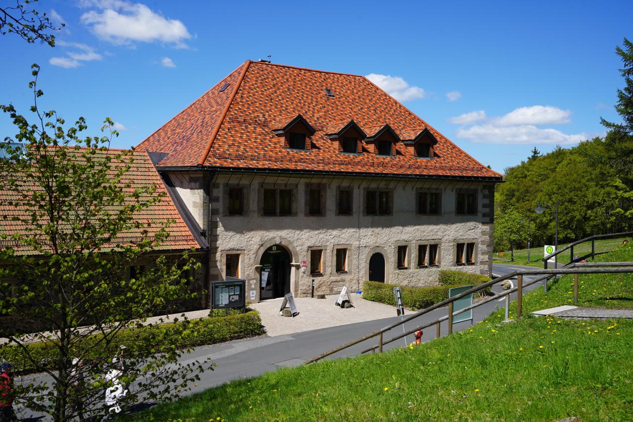 Kloster Kreuzberg hero