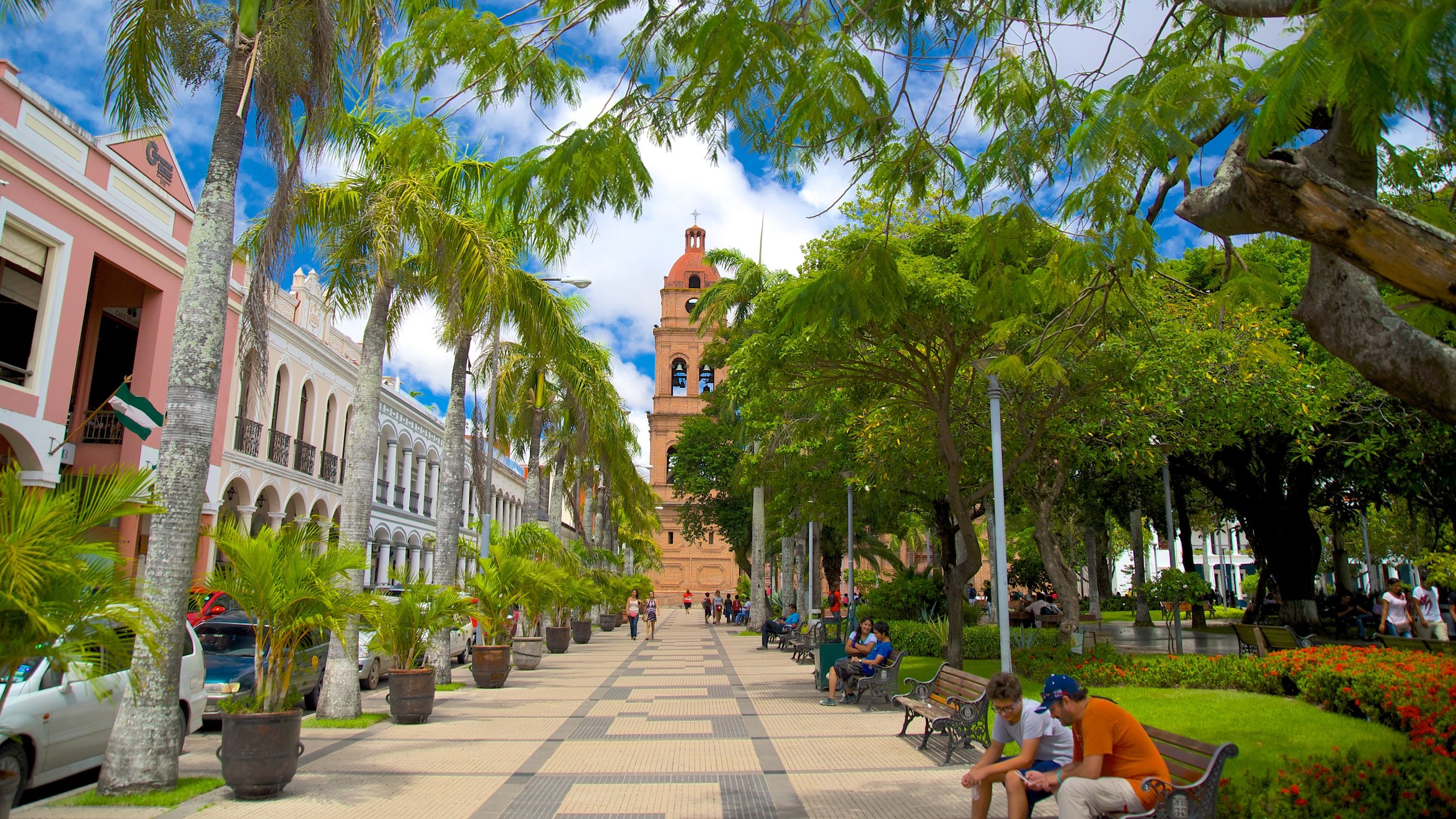 Plazuela Blacutt photo 2